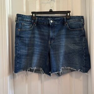 Old Navy Mid Rise OG distressed shorts